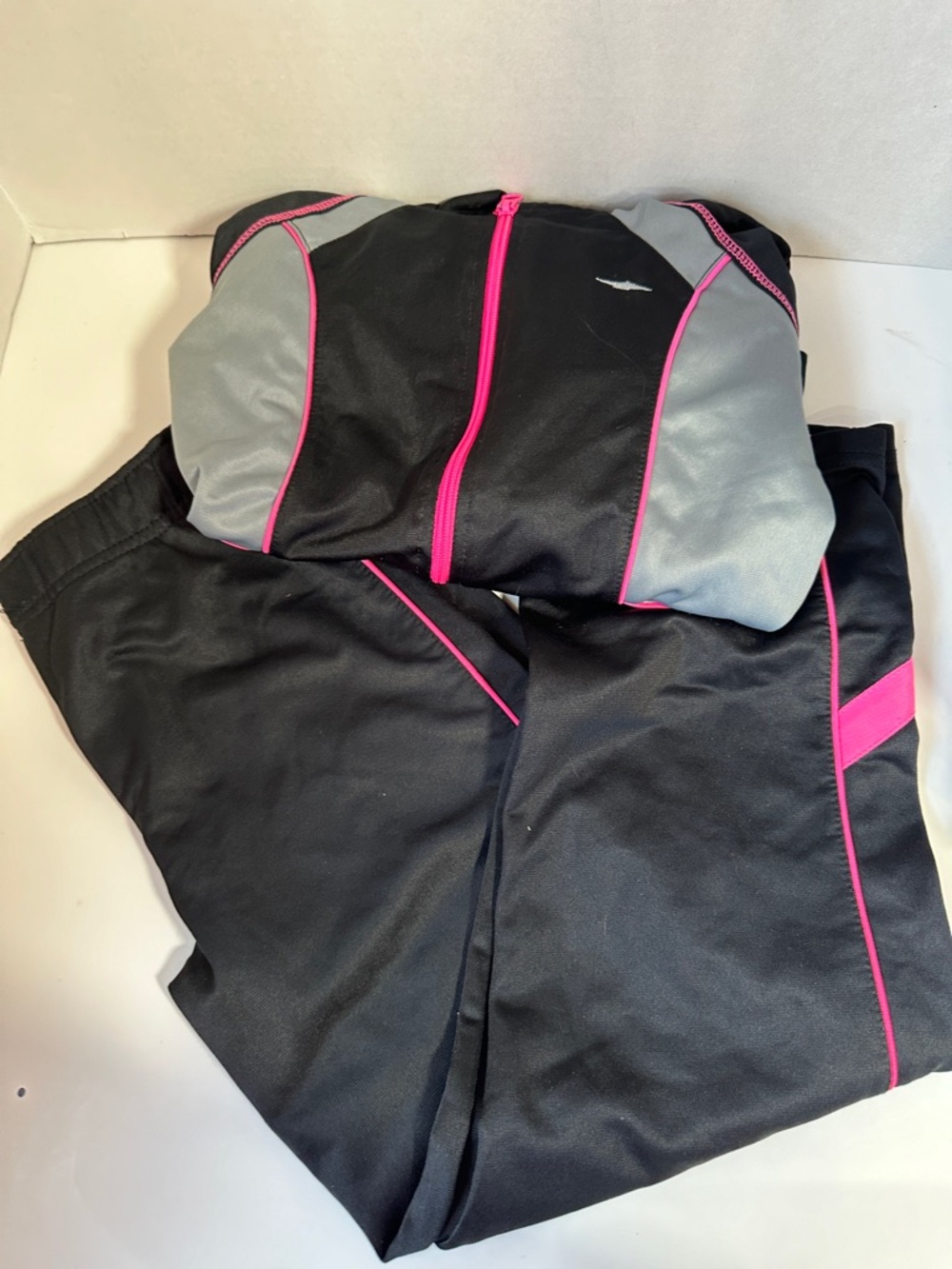 Avia black and pink 2 piece track suit size 7/8 medium
